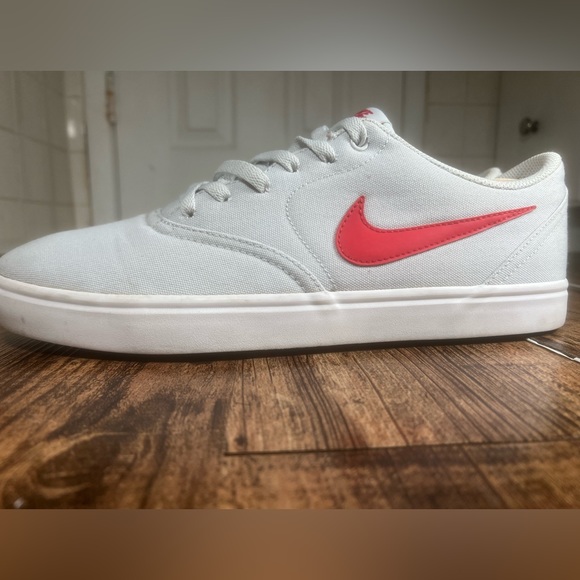 Men’s Nike SB Sneakers size 11 - Picture 2 of 4